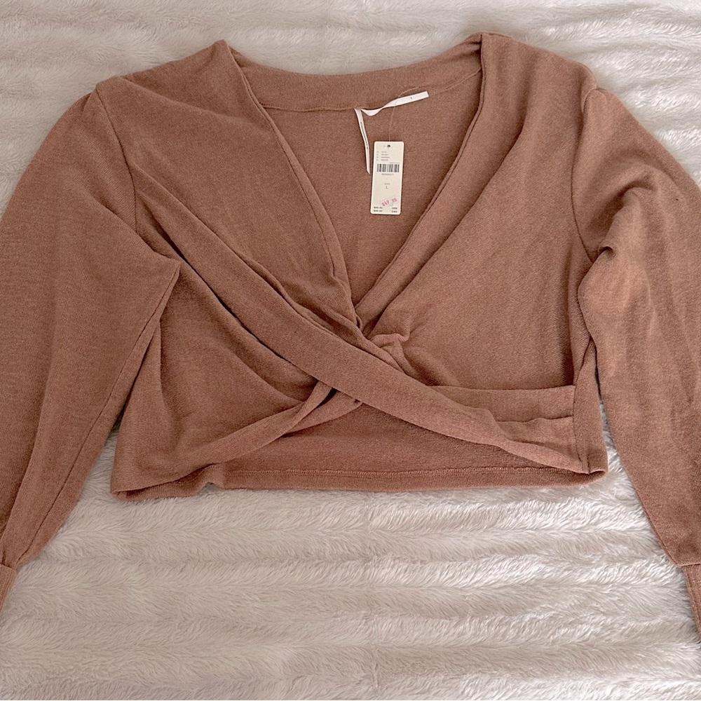 Brand new Anthropologie cropped top, perfect for fall. Brown.